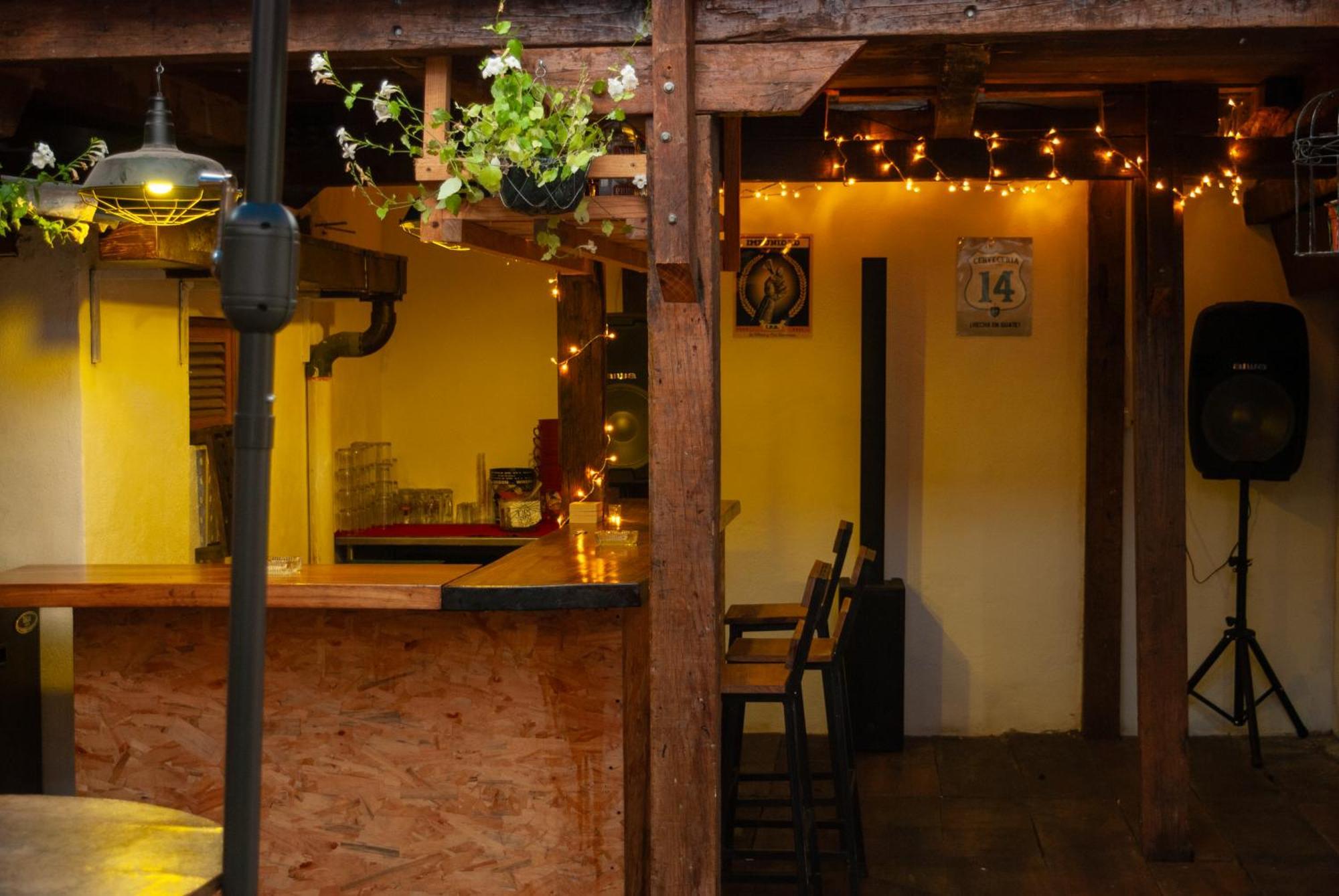 Kamazoztz Hostel And Travel Antigua Екстериор снимка