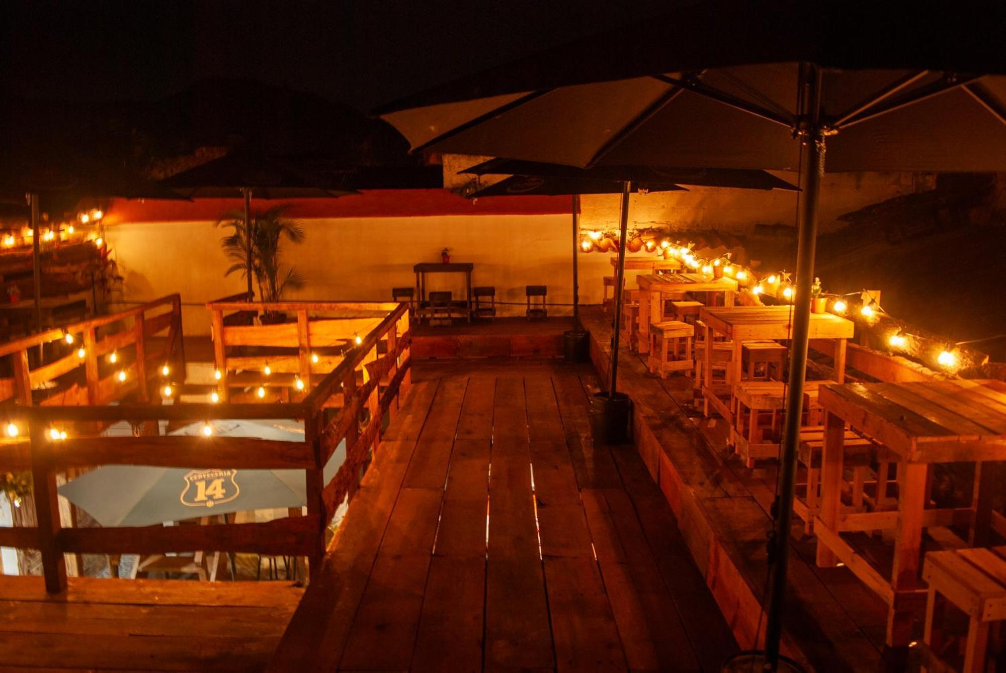 Kamazoztz Hostel And Travel Antigua Екстериор снимка