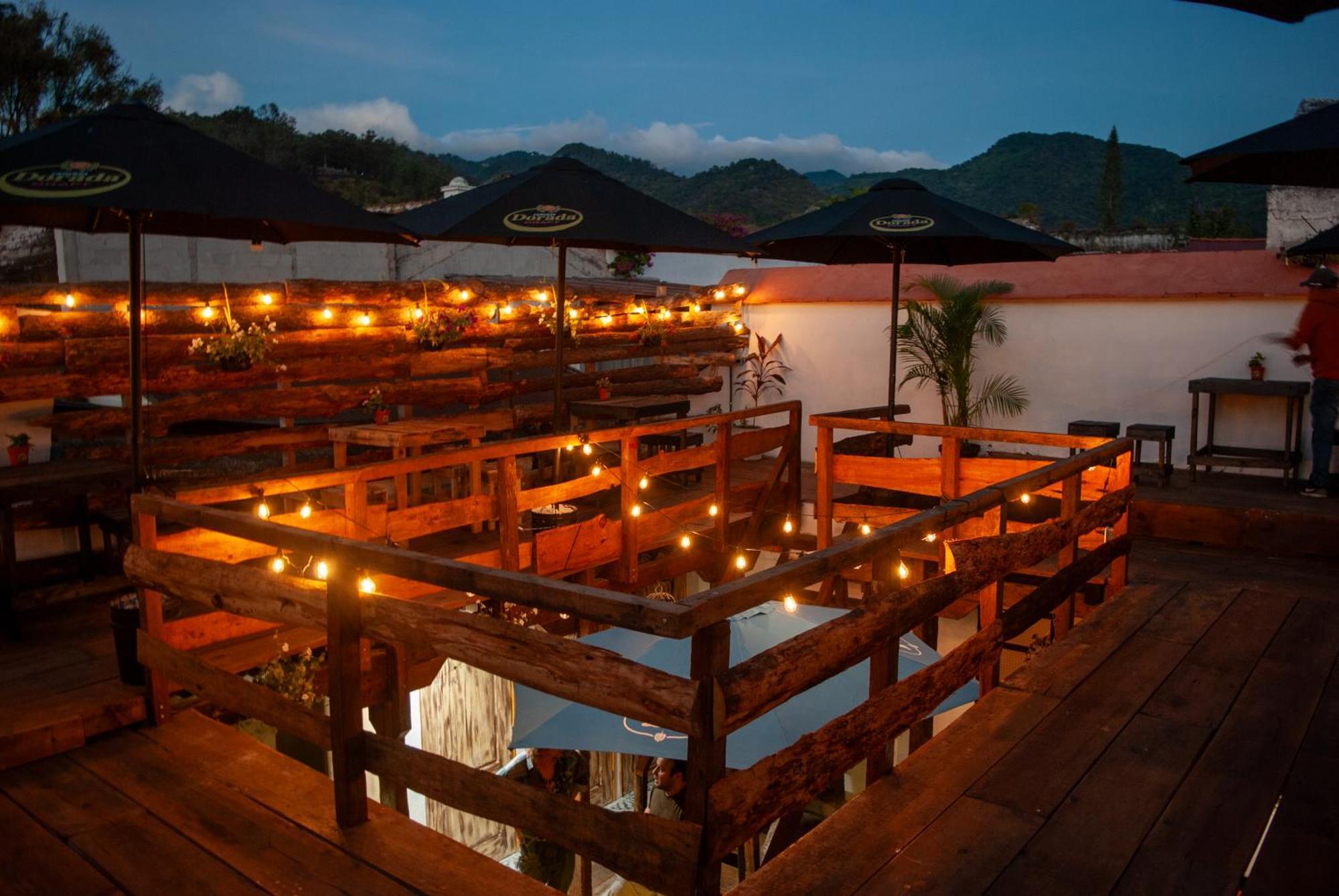 Kamazoztz Hostel And Travel Antigua Екстериор снимка