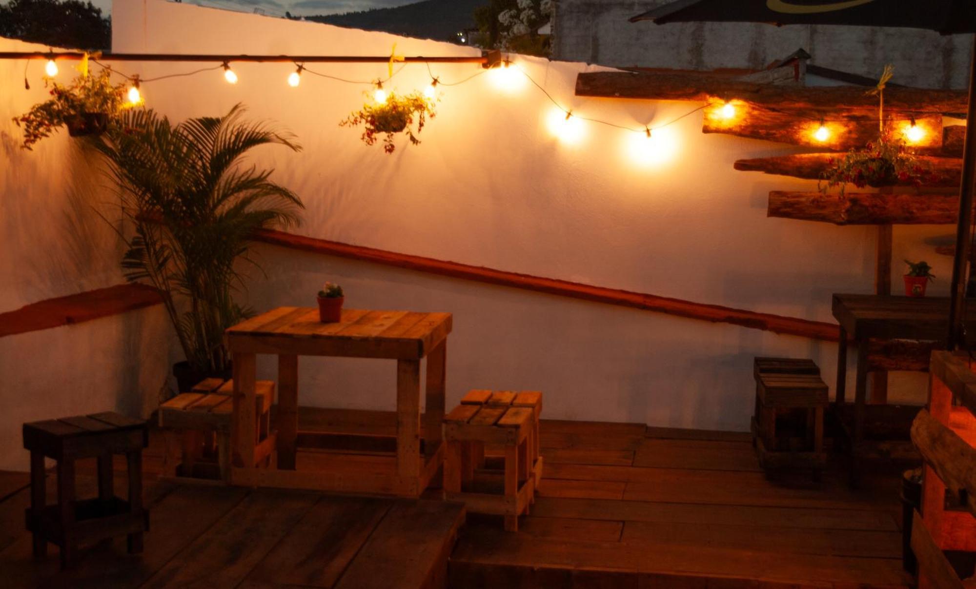 Kamazoztz Hostel And Travel Antigua Екстериор снимка