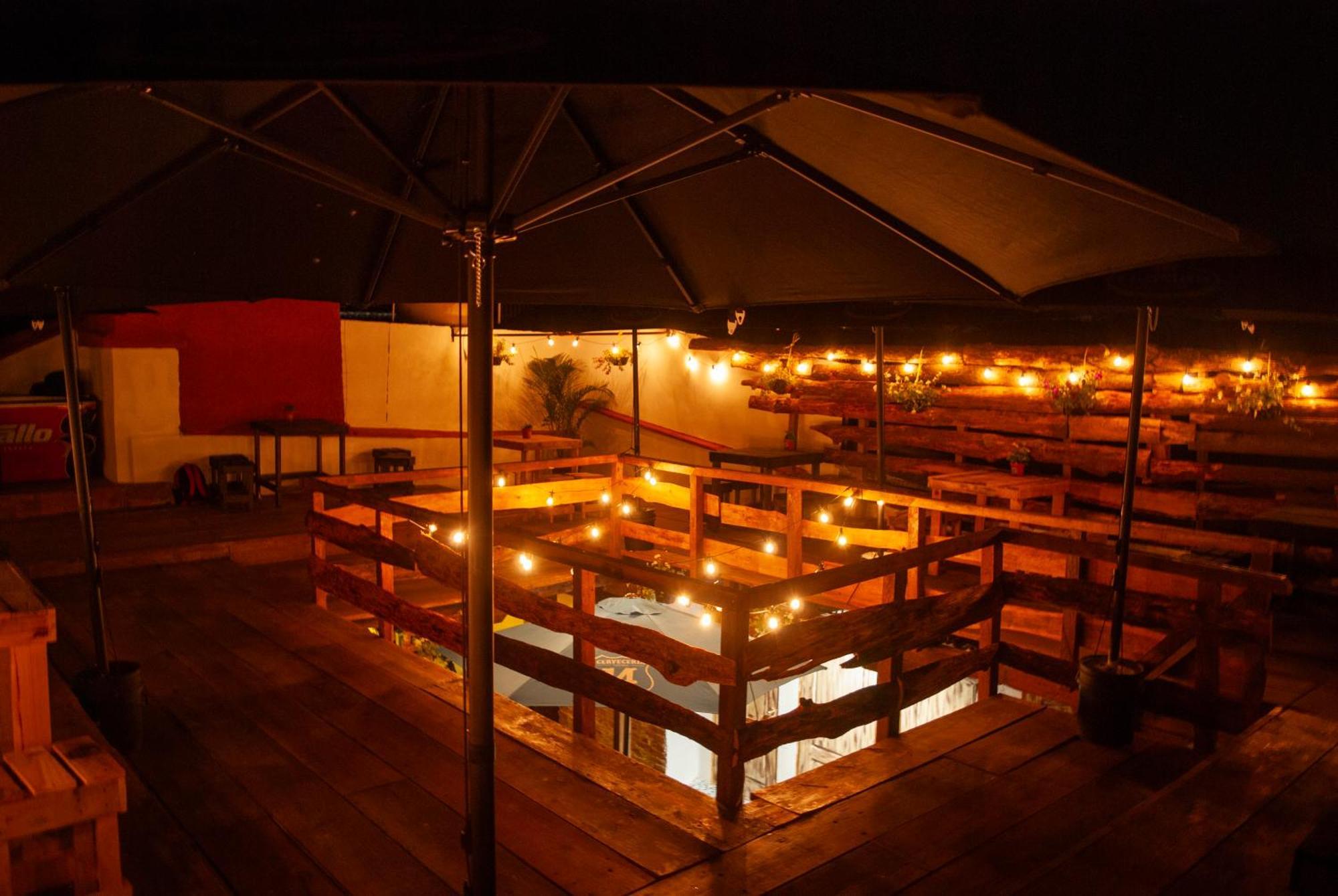 Kamazoztz Hostel And Travel Antigua Екстериор снимка