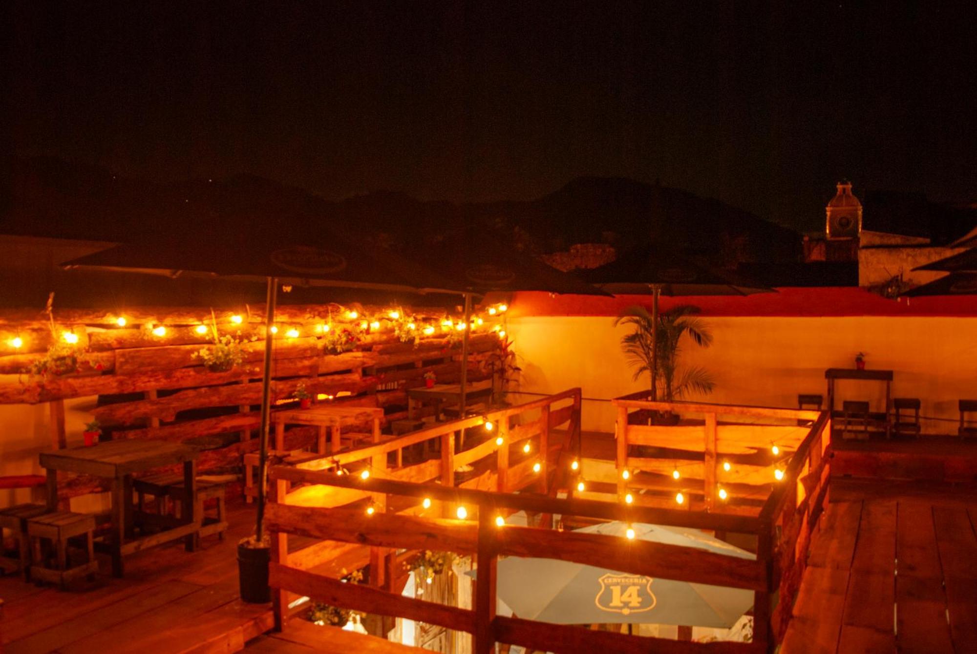 Kamazoztz Hostel And Travel Antigua Екстериор снимка