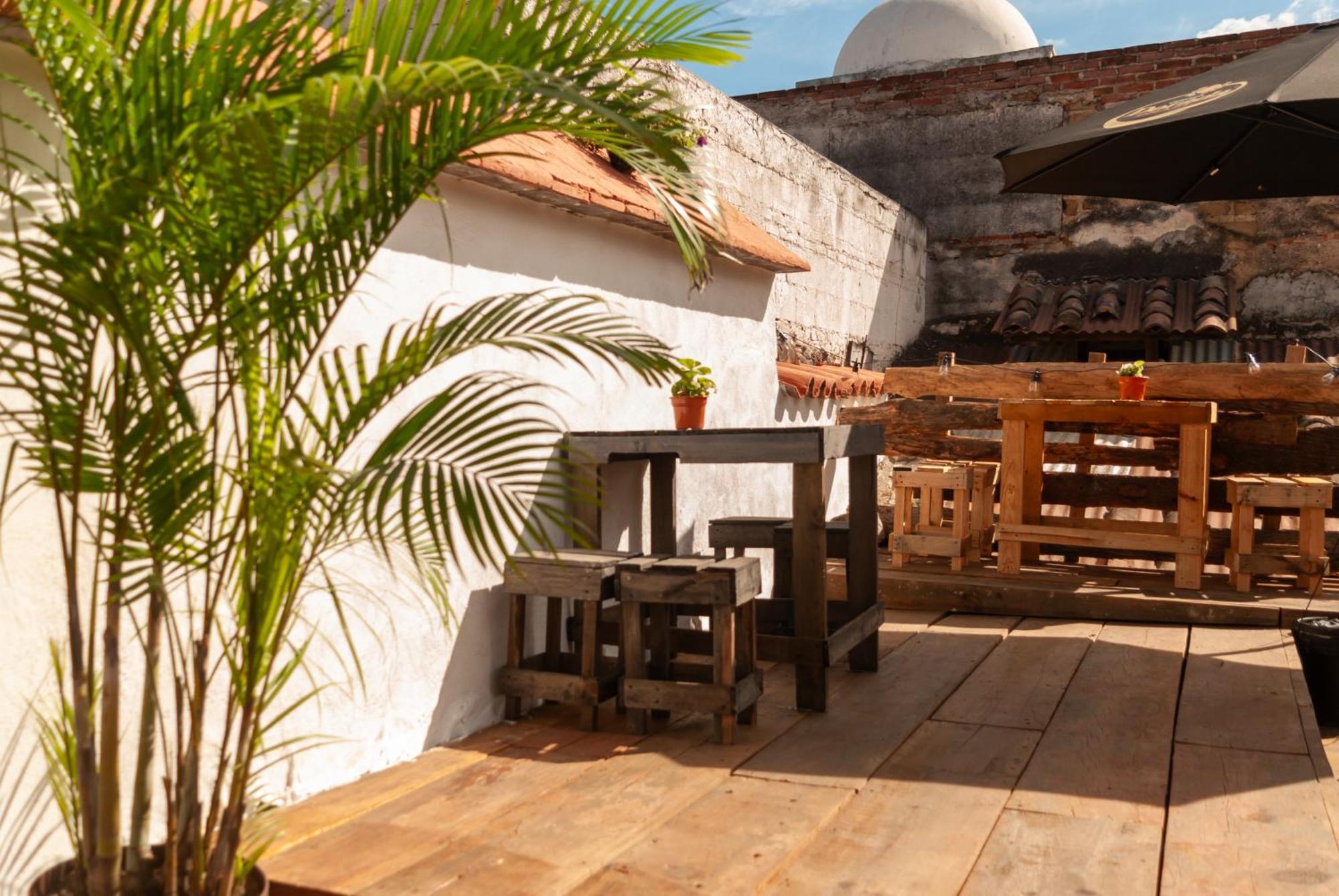 Kamazoztz Hostel And Travel Antigua Екстериор снимка