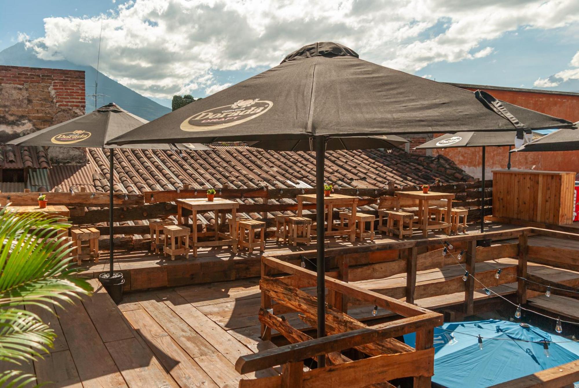 Kamazoztz Hostel And Travel Antigua Екстериор снимка