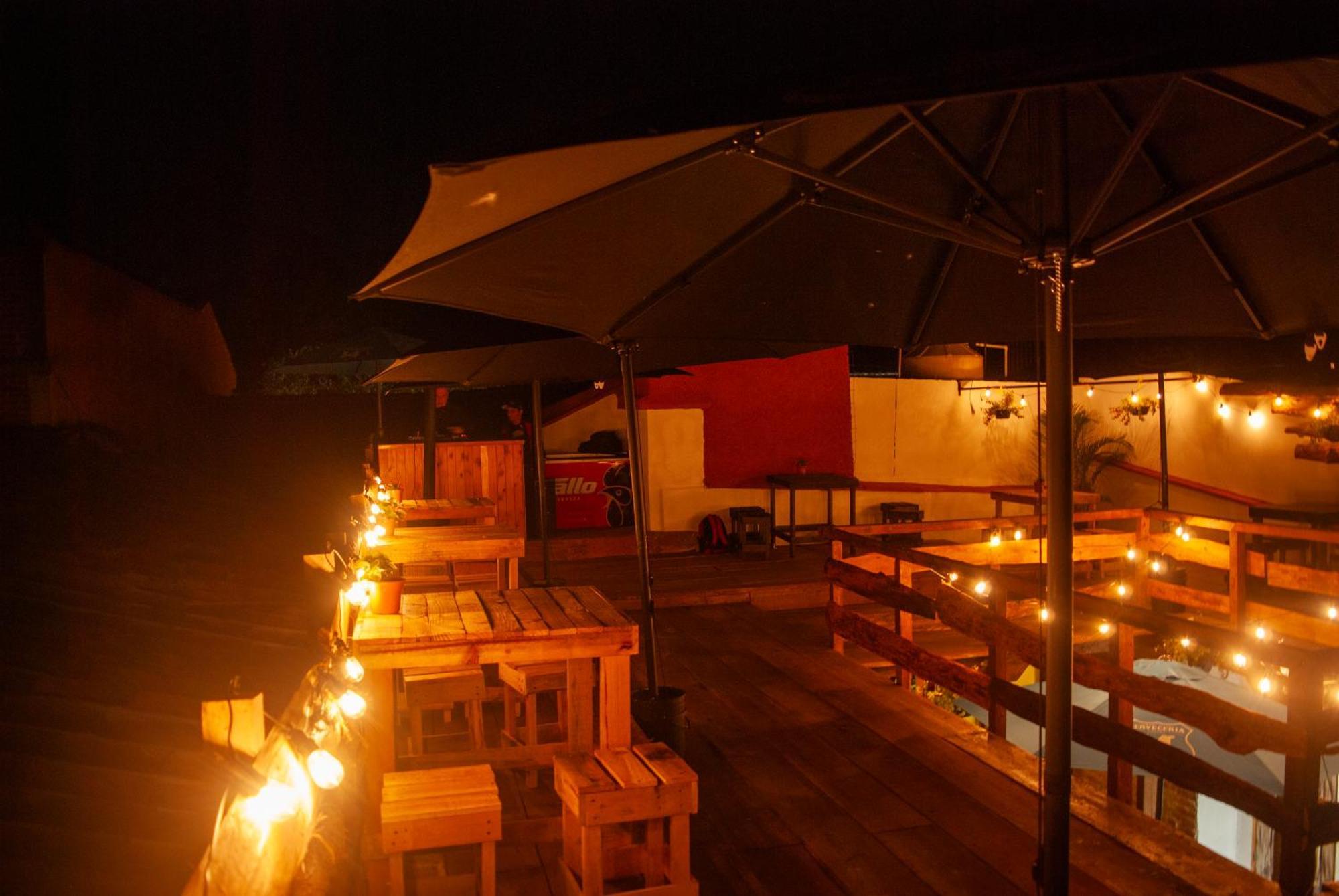 Kamazoztz Hostel And Travel Antigua Екстериор снимка