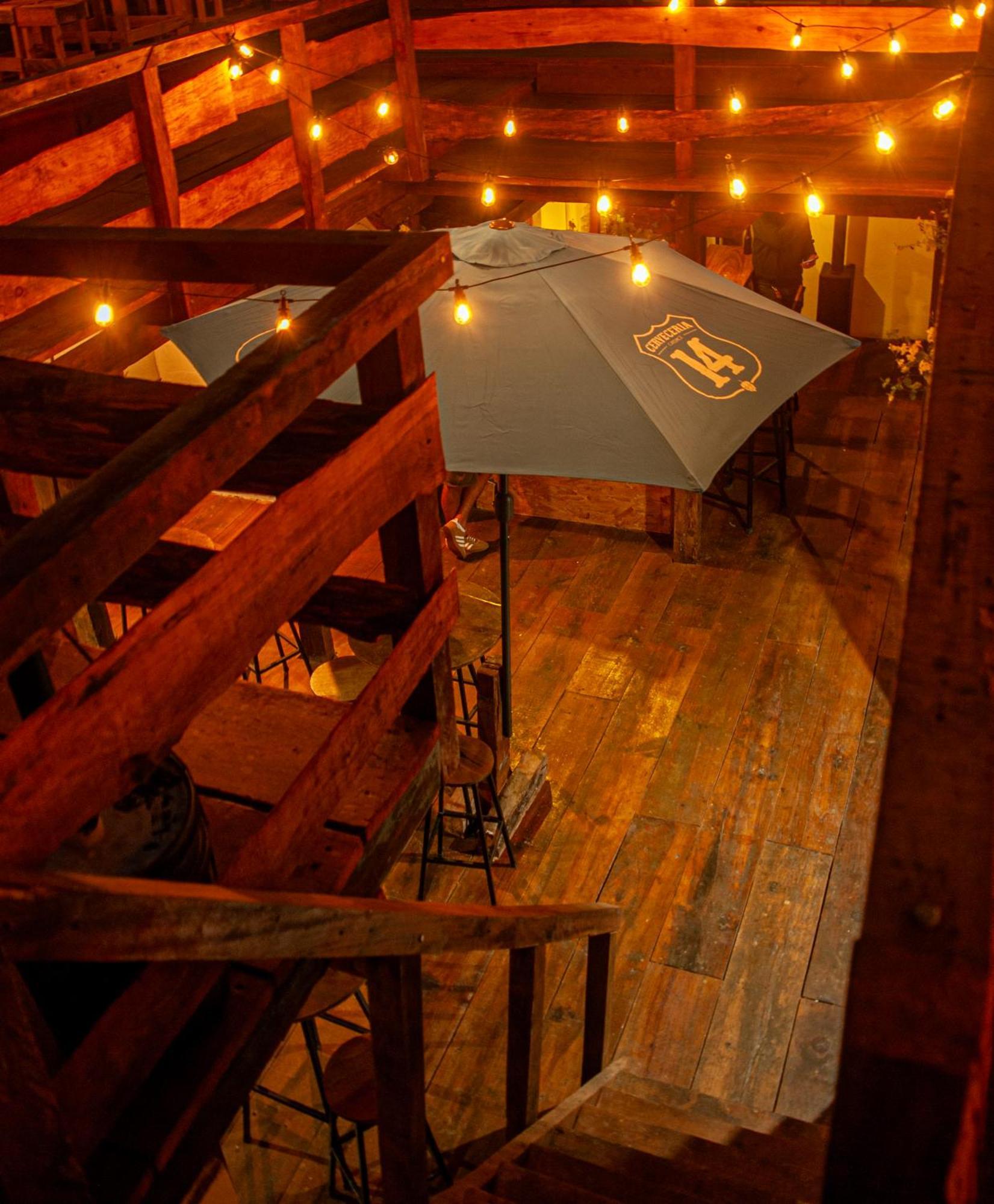 Kamazoztz Hostel And Travel Antigua Екстериор снимка