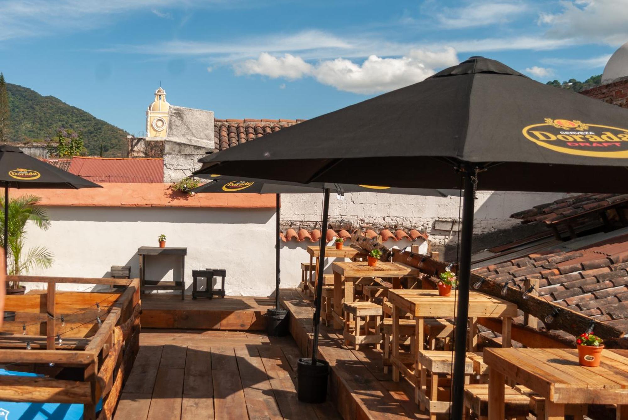Kamazoztz Hostel And Travel Antigua Екстериор снимка