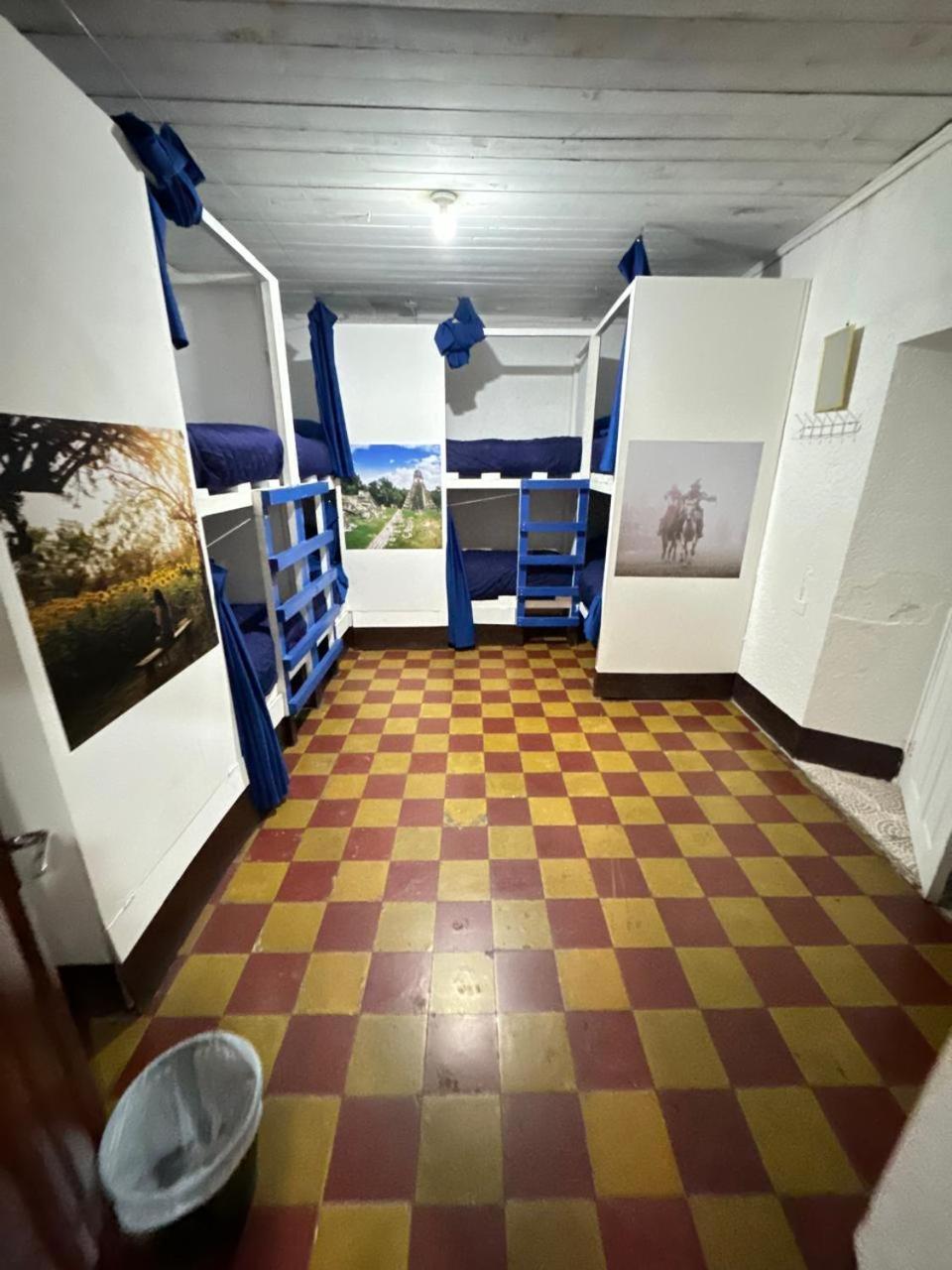 Kamazoztz Hostel And Travel Antigua Екстериор снимка