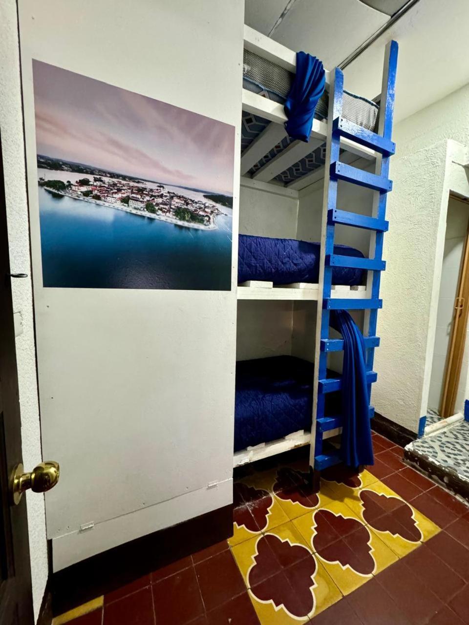 Kamazoztz Hostel And Travel Antigua Екстериор снимка
