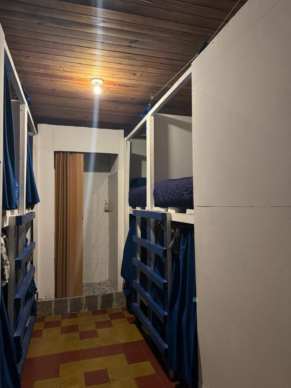 Kamazoztz Hostel And Travel Antigua Екстериор снимка