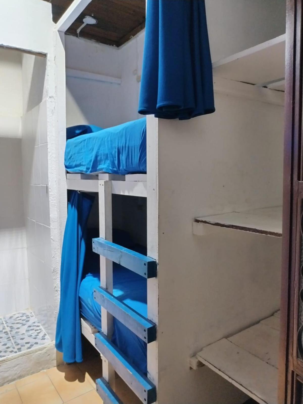 Kamazoztz Hostel And Travel Antigua Екстериор снимка