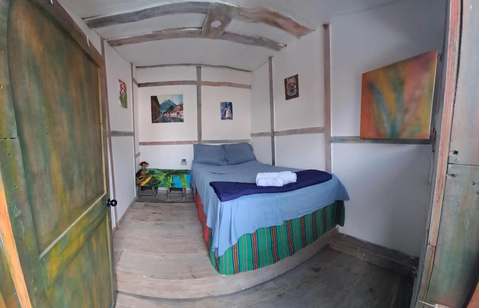 Kamazoztz Hostel And Travel Antigua Екстериор снимка