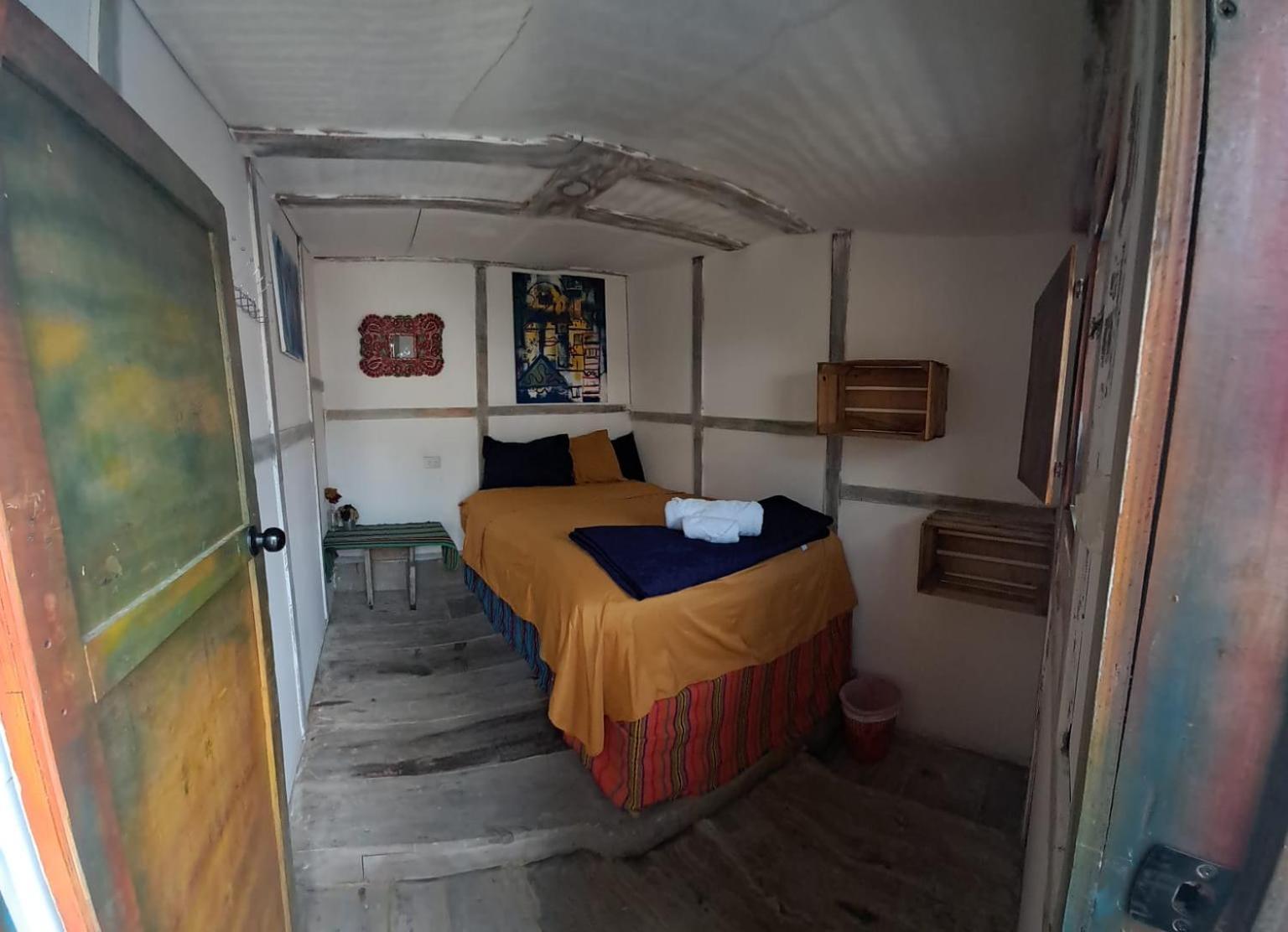 Kamazoztz Hostel And Travel Antigua Екстериор снимка